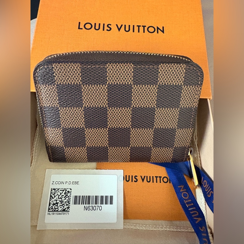 Beautiful Authentic Louis Vuitton Damier Ebene Zippy Coin Purse, EUC!